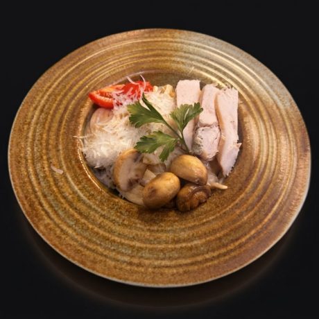 Паста с курицей и грибами